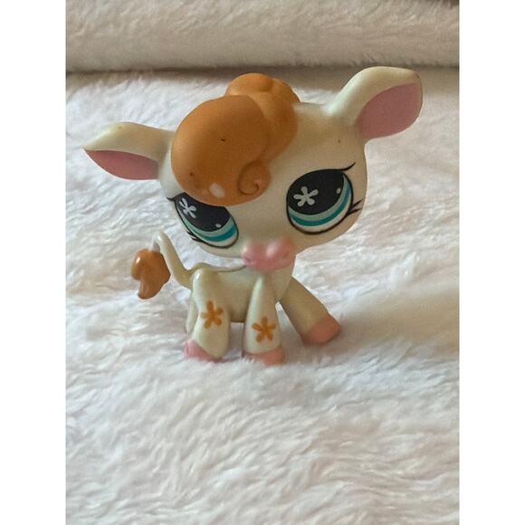 Hasbro Other - Hasbro Littlest Pet Shop Cow #877 White Brown LPS Figure Blue Star Eyes 2007